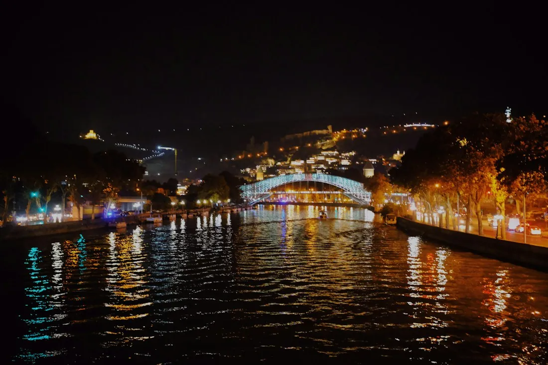 გაცნობა: თბილისი
